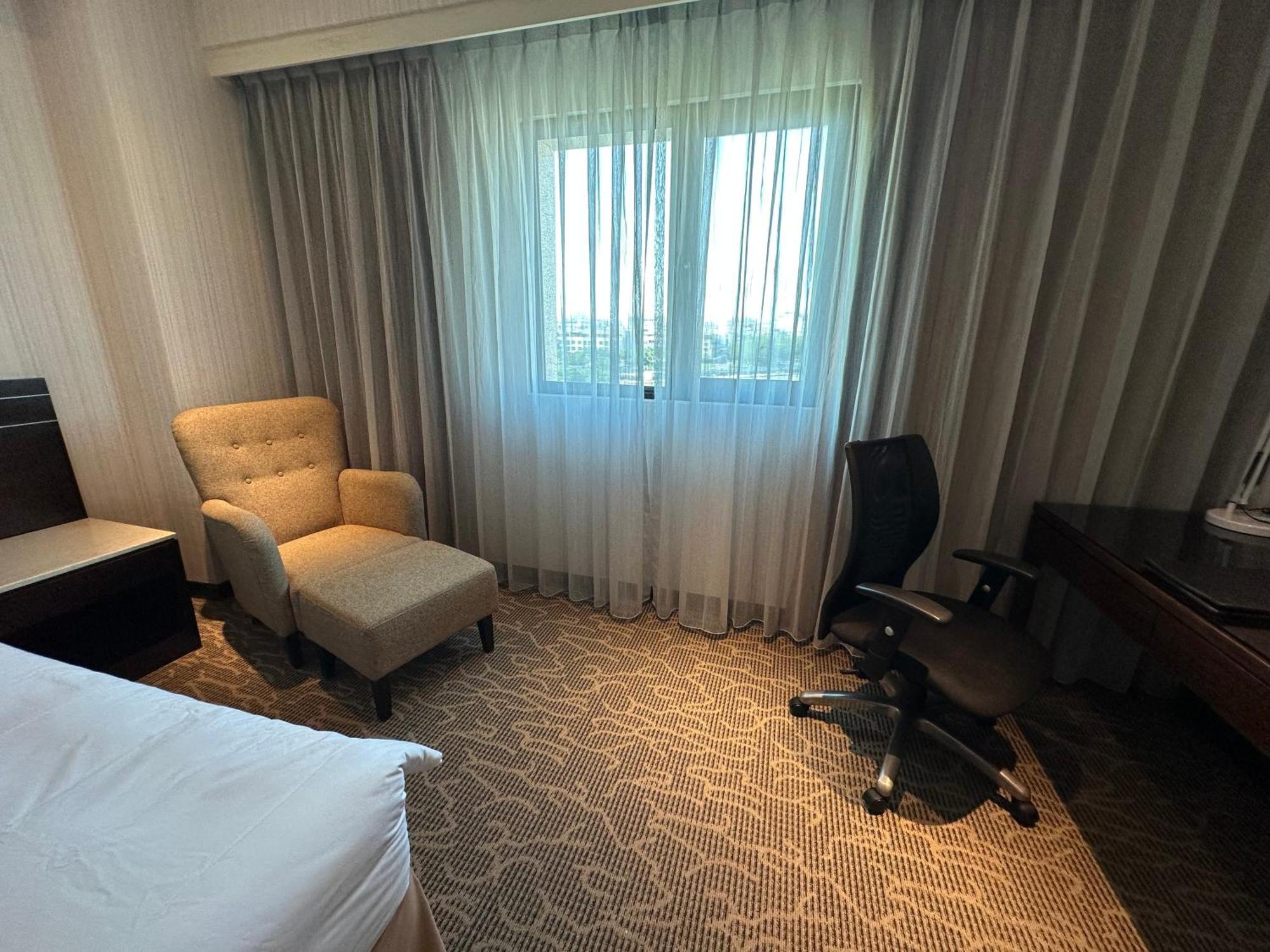 Young Soarlan Hotel - Tainan Zewnętrze zdjęcie