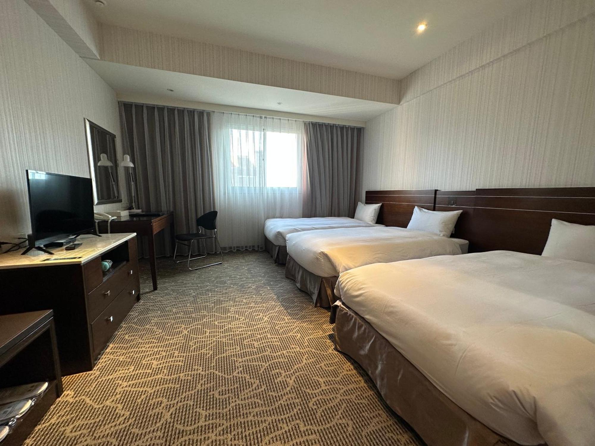 Young Soarlan Hotel - Tainan Zewnętrze zdjęcie
